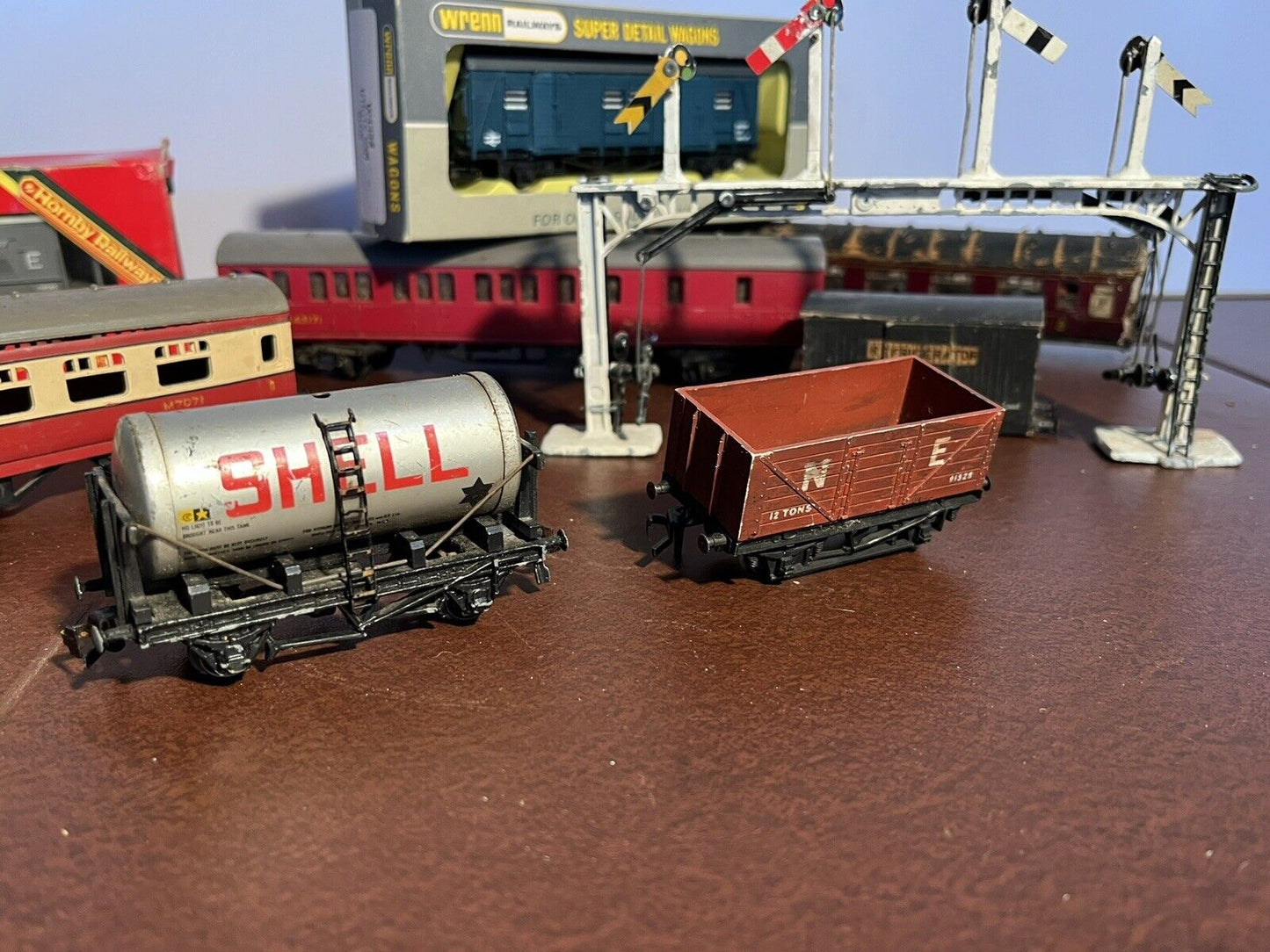 00 Gauge Train Rolling Stock