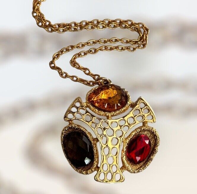 Vintage 60s/70s Gold Tone Red Orange Stone Pendant Necklace