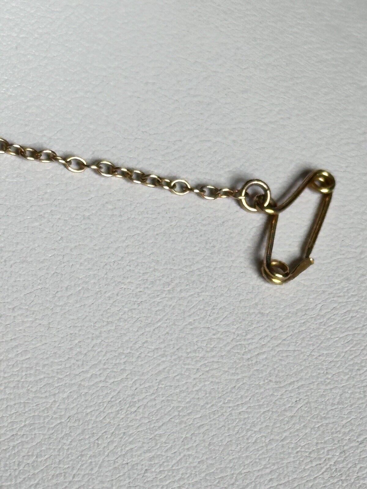 Antique Vintage 9ct Gold Shell Carved Cameo Brooch Safety Chain