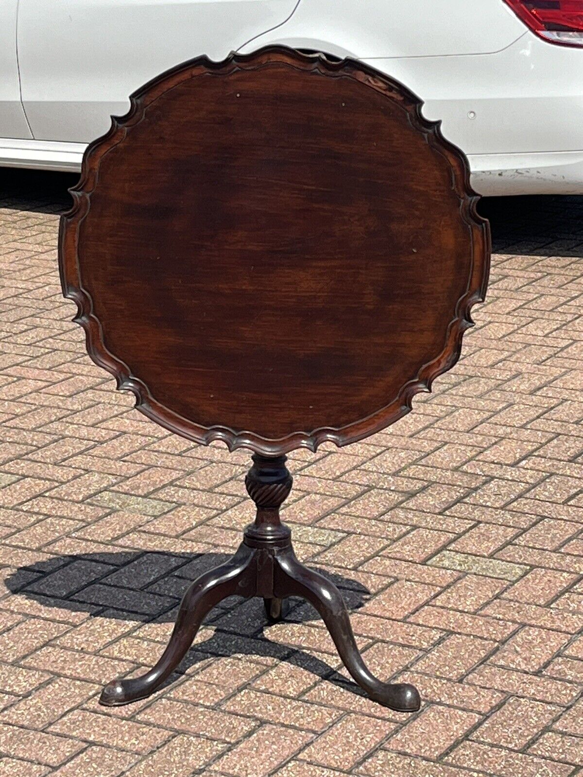 Georgian Mahogany Birdcage Tilt Top Table.