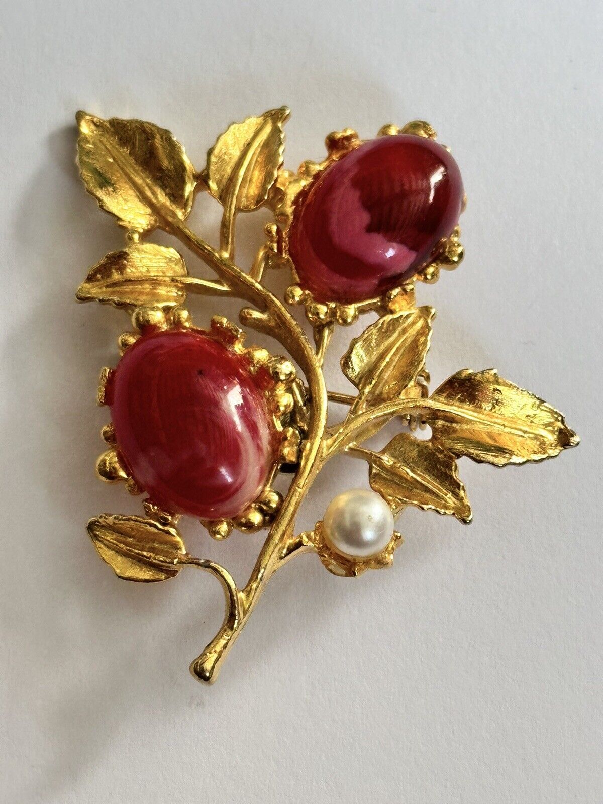 Vintage Gold Tone Pink Red Faux Pearl Cabochon Flowers Brooch