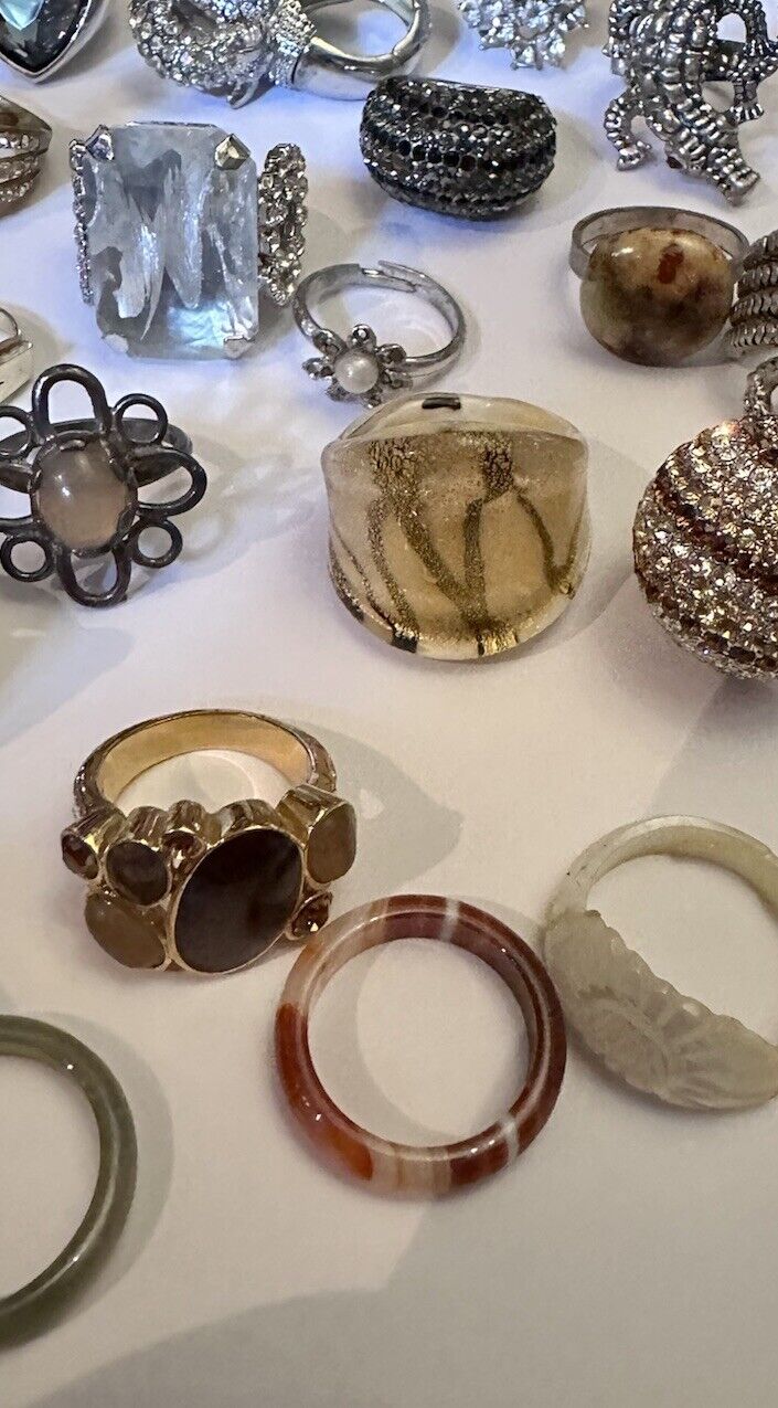 A Quantity Of Vintage Costume Novelty Rings