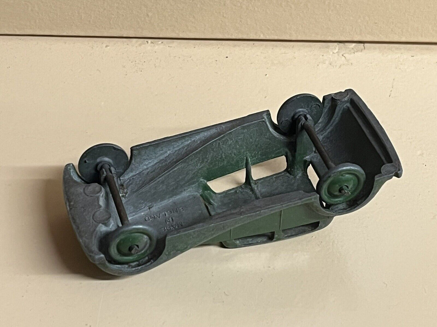 Crescent Toys Saloon Car