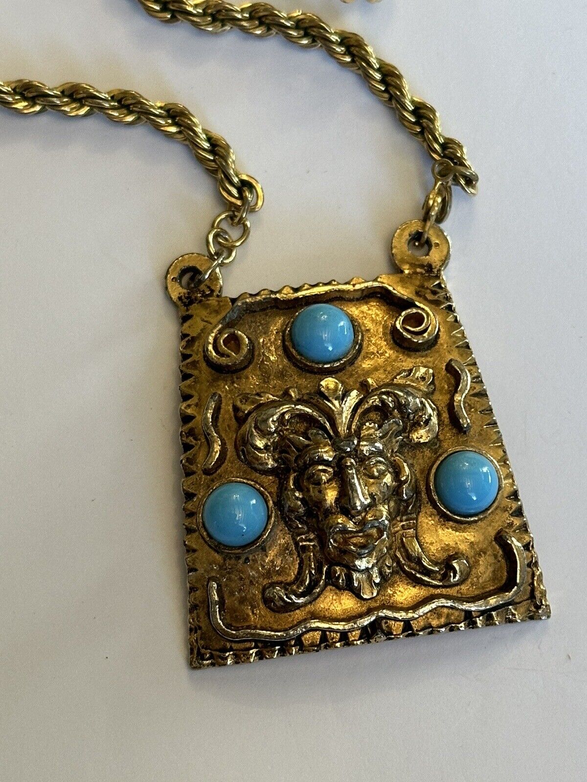 Vintage Etruscan Faux Turquoise Gold Tone Pendant Monet Rope Chain Necklace