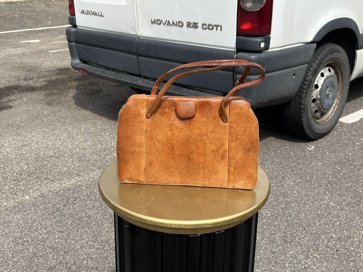 Finnigans Of Bond St, Ladies Vintage Tan Leather Handbag.