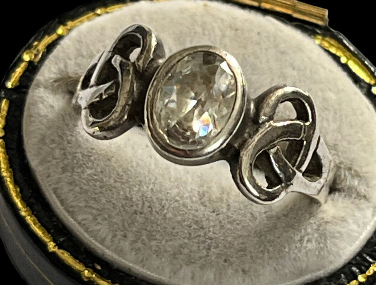 Vintage Silver 925 Celtic Cubic Zirconia Ring
