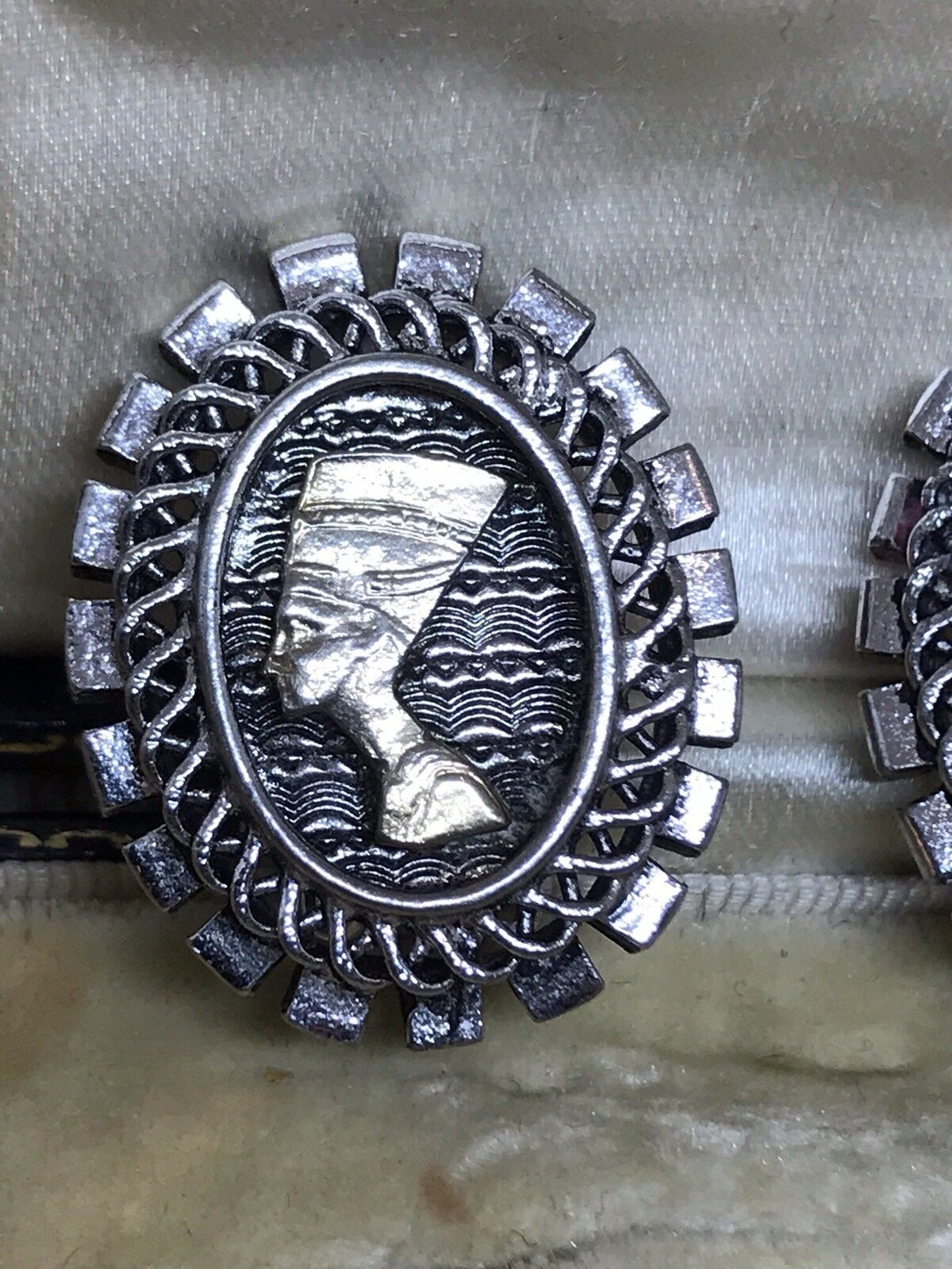 Vintage Designer Arcansas Egyptian Nefertiti Clip On Earrings