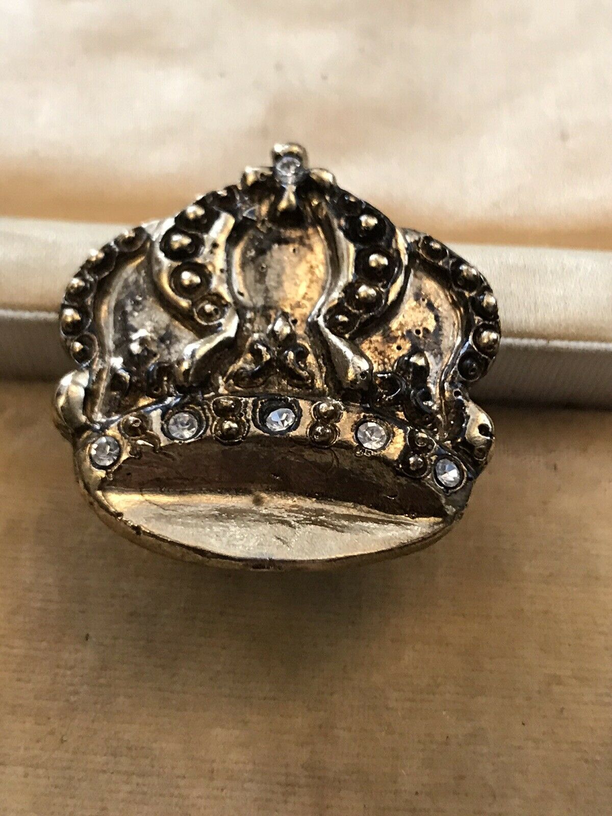 Vintage Crowns Gold Tone Clip On Earrings