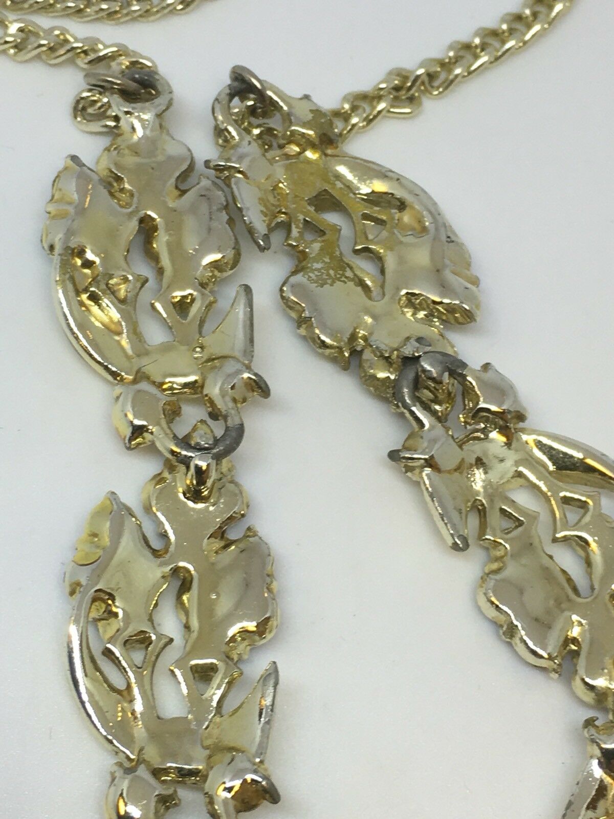 Stylish 1960s Blue Aurora Borealis And Faux Pearls On Gold Tone Metal Necklace