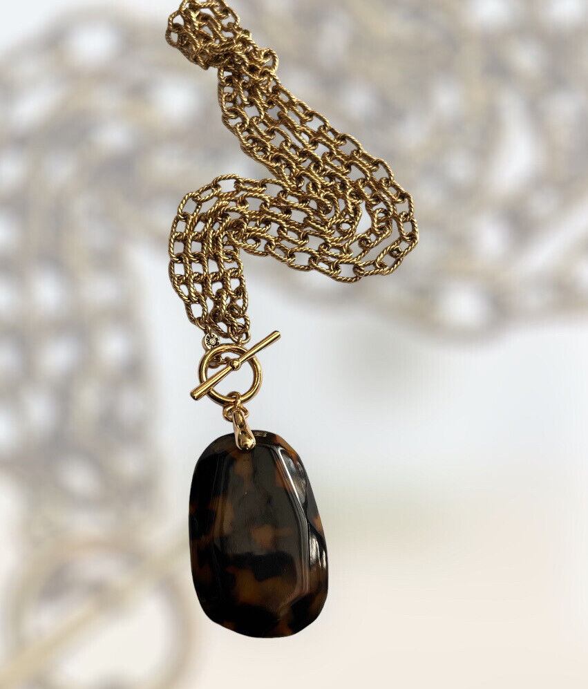Vintage Monet Gold Tone Pendant Necklace