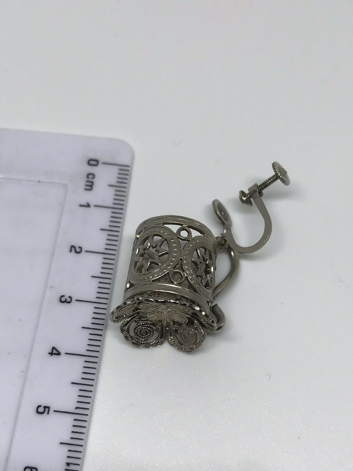 Vintage Cut Out Silver Tone Metal Tankards Screw Back Earrings