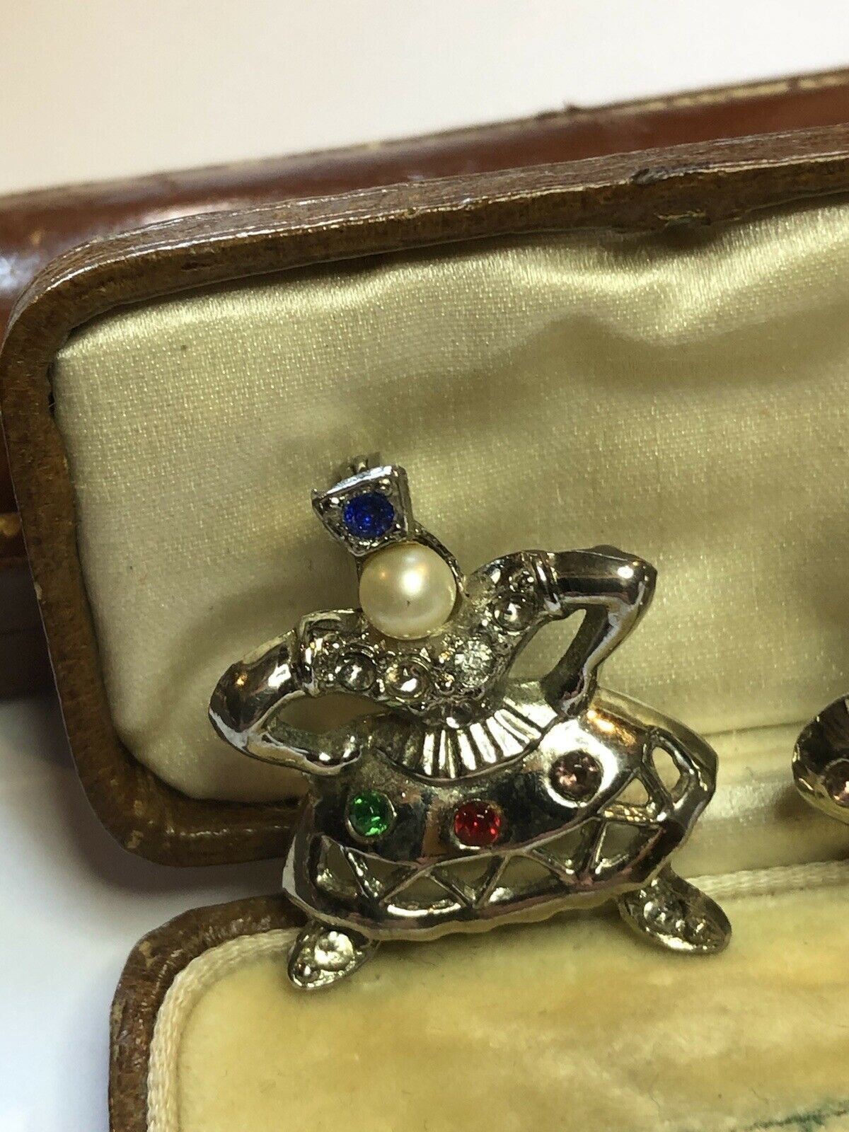Vintage Silver Tone Diamanté Faux Pearl Dancing Pair Brooch Set