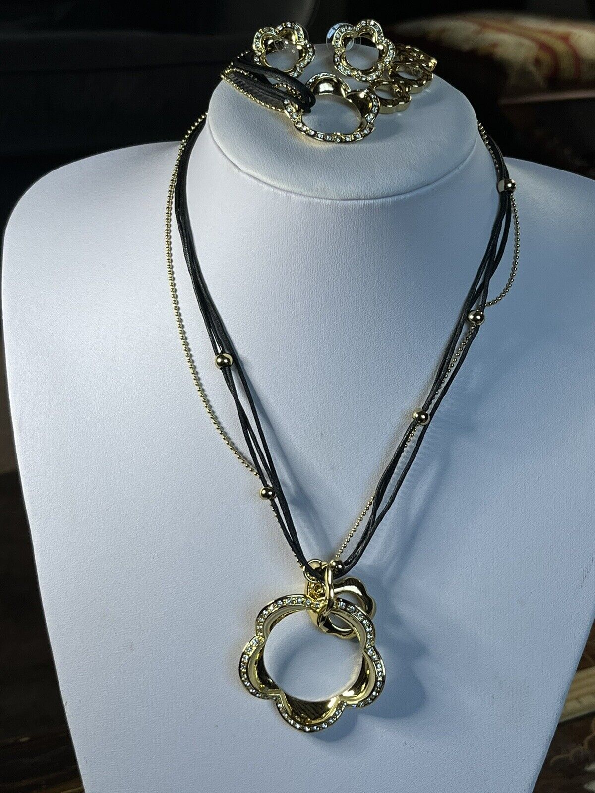 Vintage Gold Tone Diamanté Flowers Bracelet Necklace Earring Set