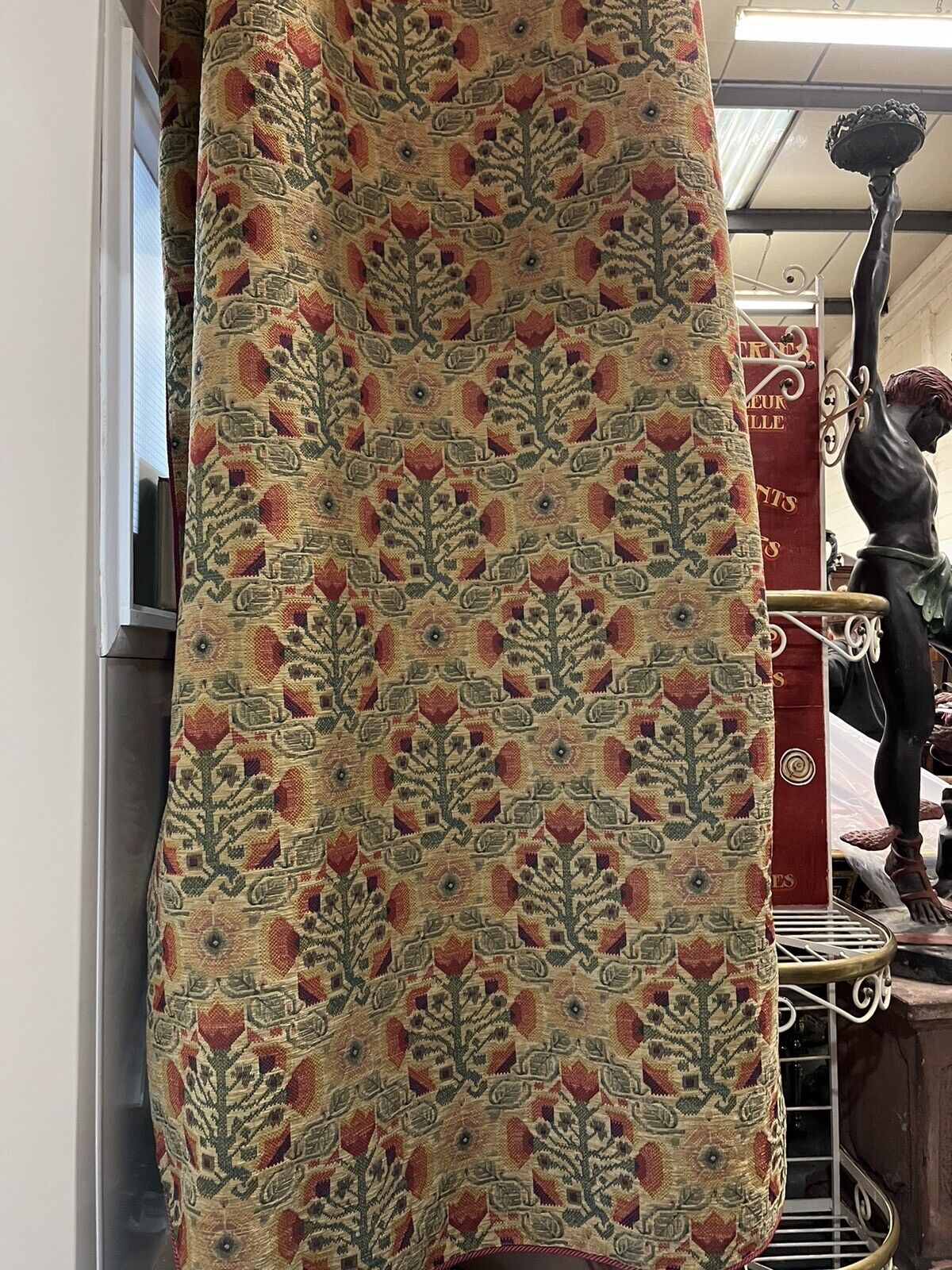 HUGE tablecloth, 295 Cms In Length X 123 Cms, Superb Heavy Quality. Tapestry