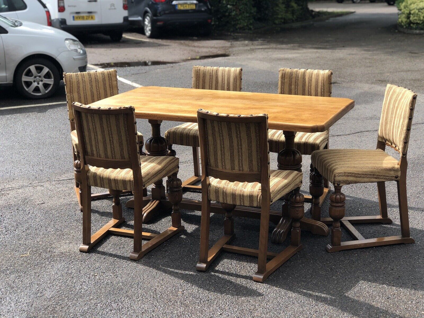 1930’s Oak Table & 6 Chairs