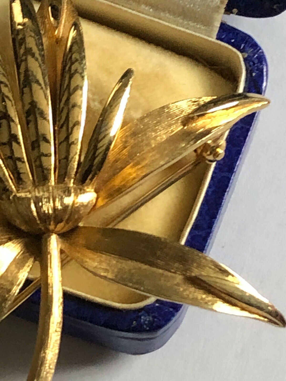 Vintage Gold Tone Leaf Spray Stylistic Brooch