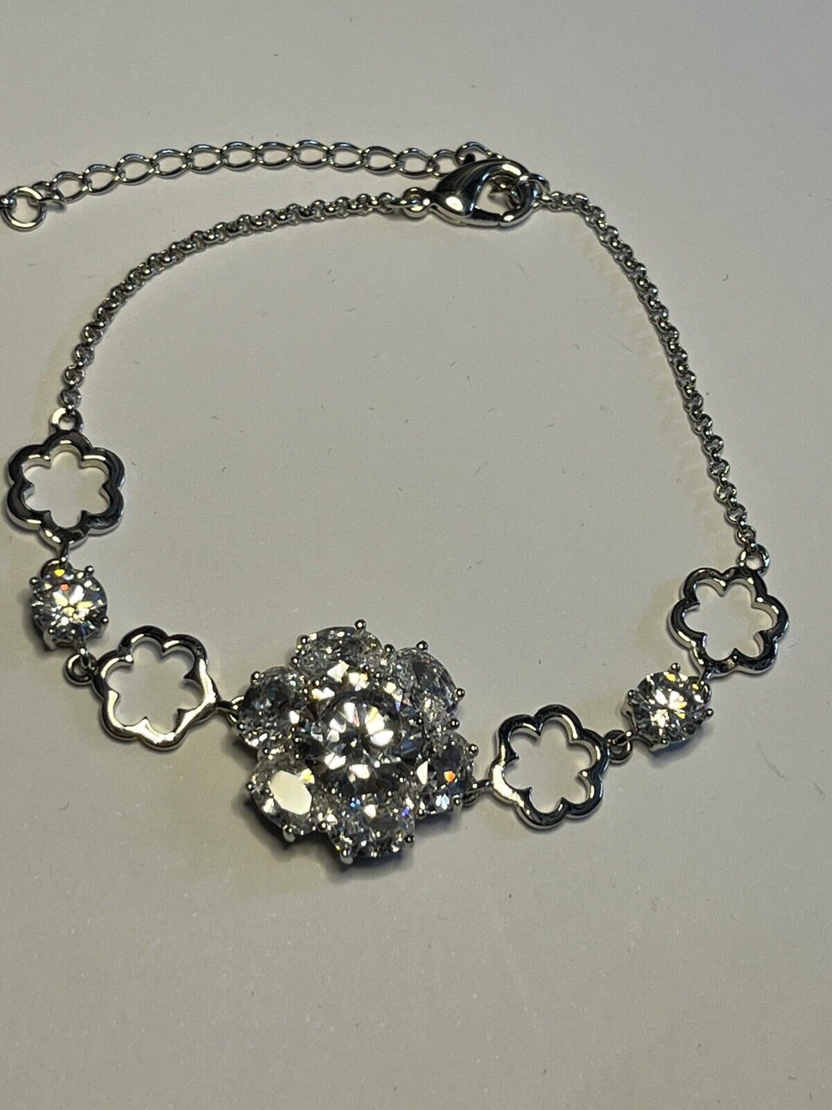 Vintage Rhodium Plated Crystal Diamanté Flowers Bracelet