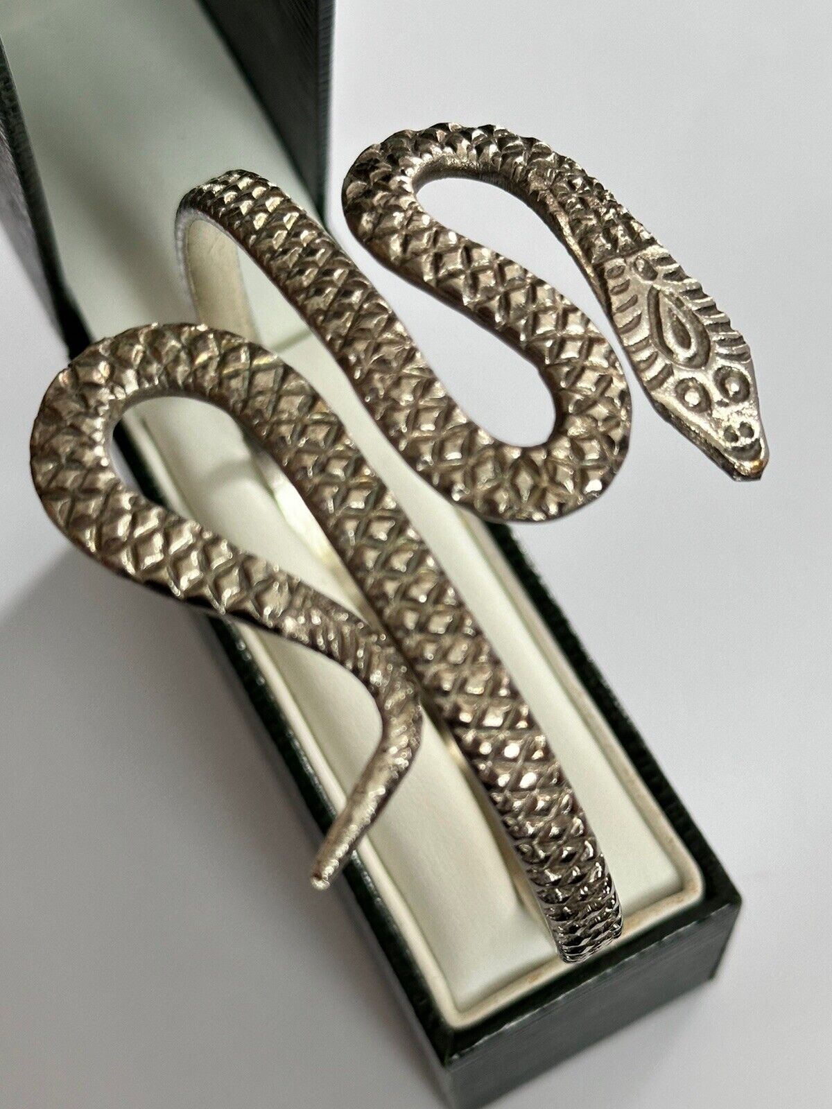 Vintage Detailed Silver Tone Snake Bangle Slave Bangle