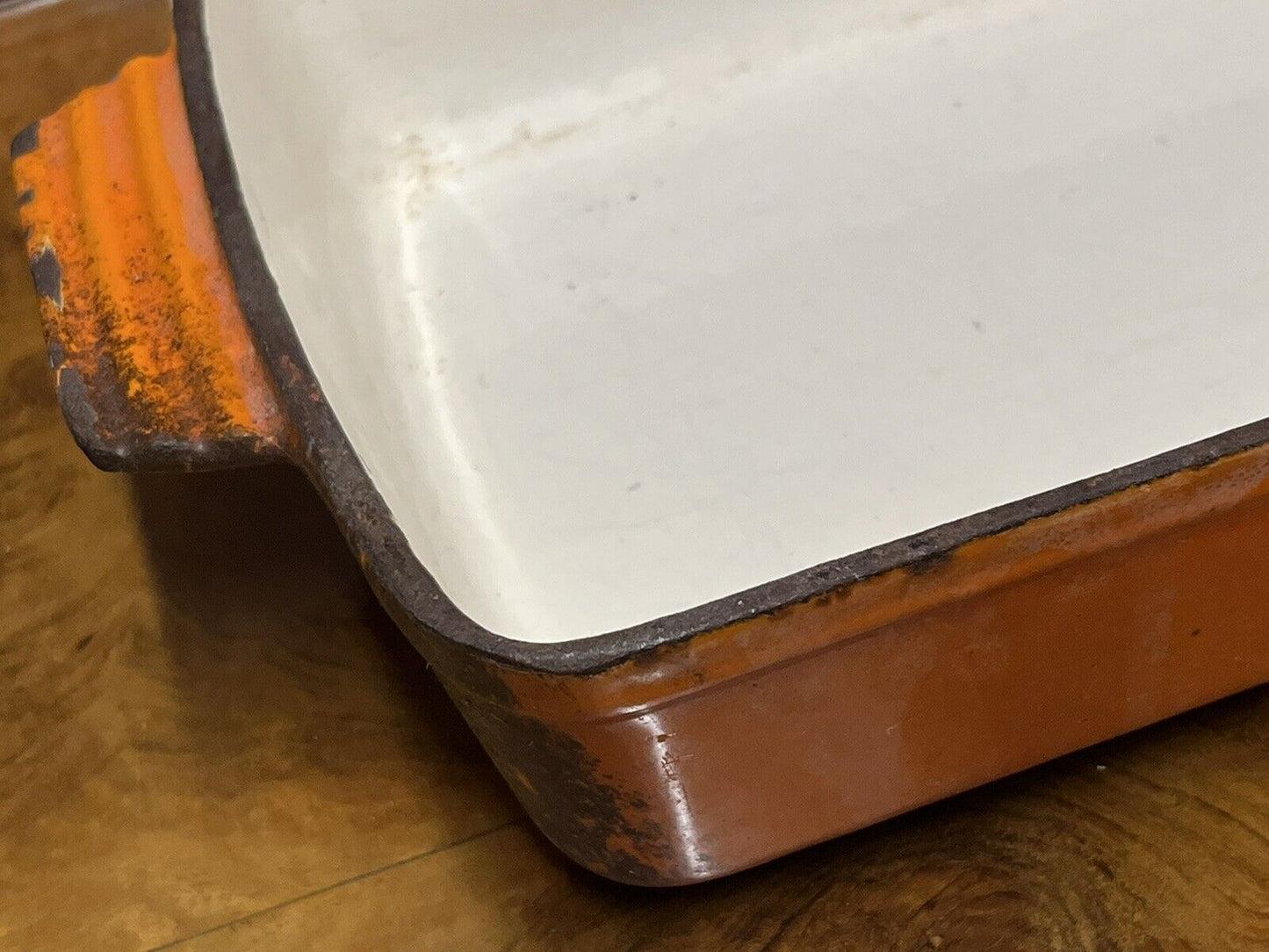 Le Creuset Cast Iron Roaster Dish. We Ship Worldwide.