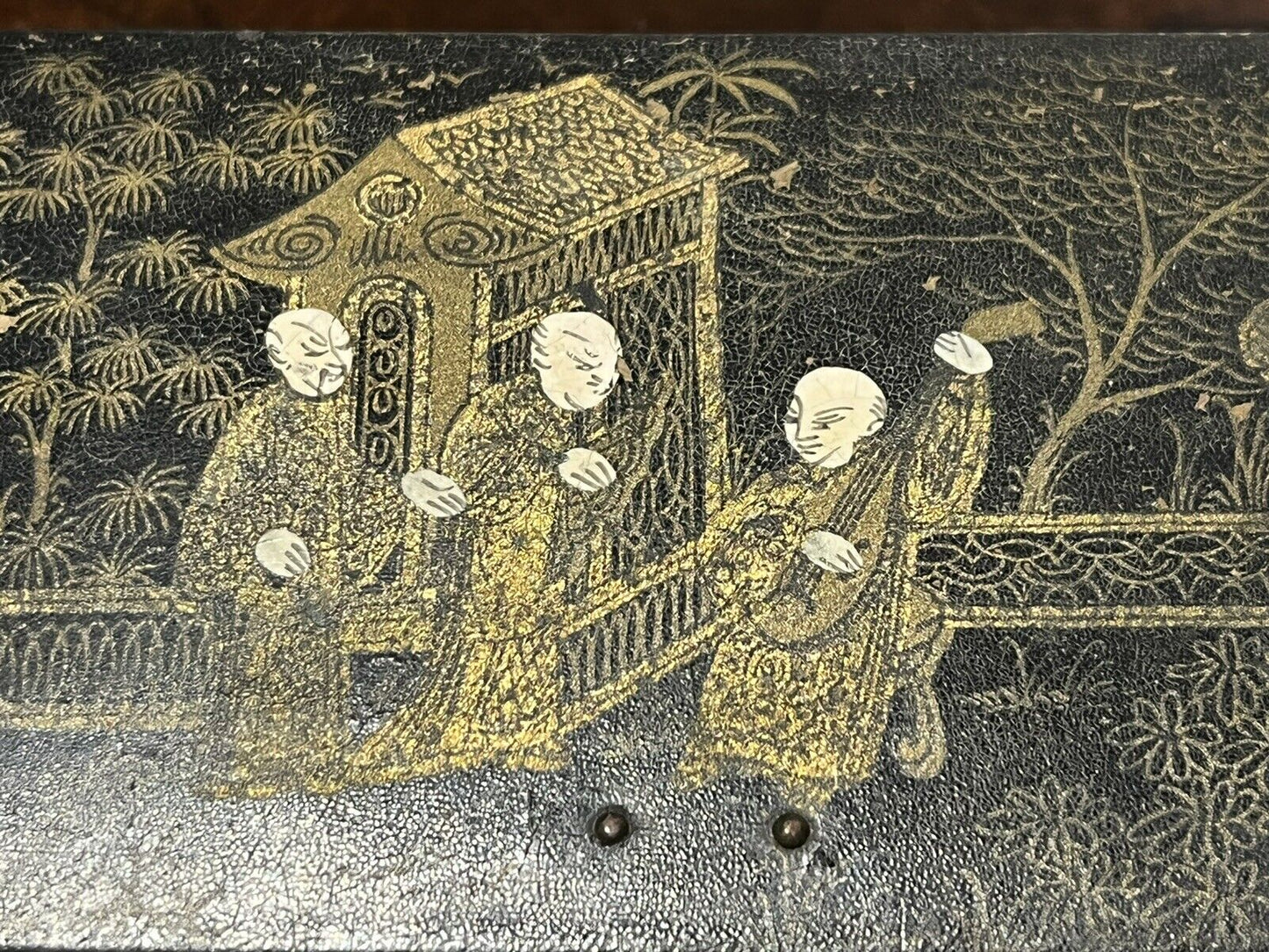 Antique Japanese Decorated Papier-mâché Trinket Box