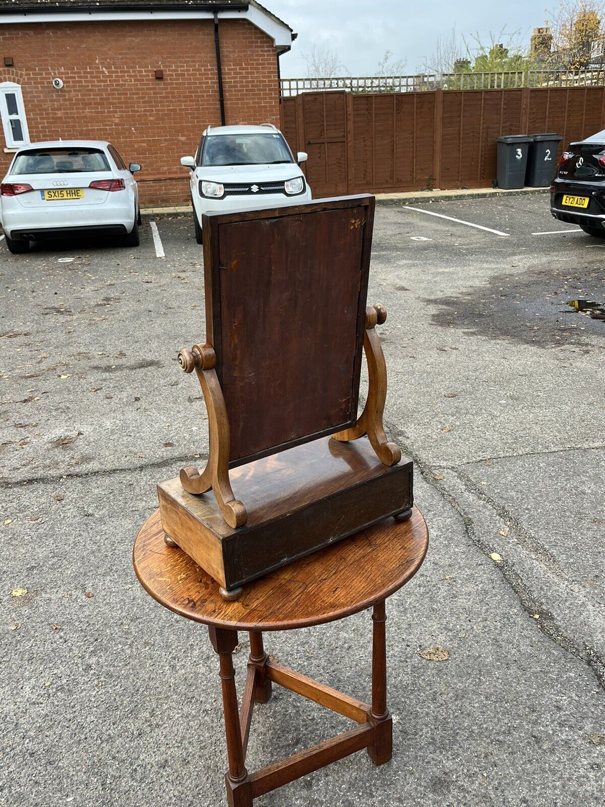 Victorian Mahogany Dressing Mirror With 2 Drawers.