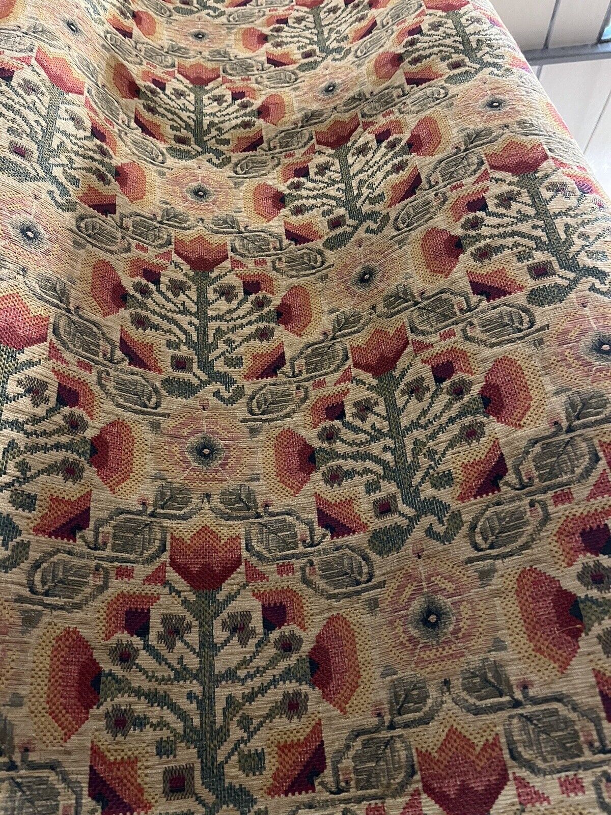 HUGE tablecloth, 295 Cms In Length X 123 Cms, Superb Heavy Quality. Tapestry