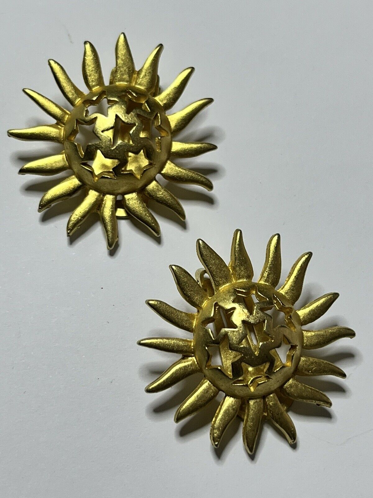 Vintage Gold Tone Sunburst Stars Clip On Earrings