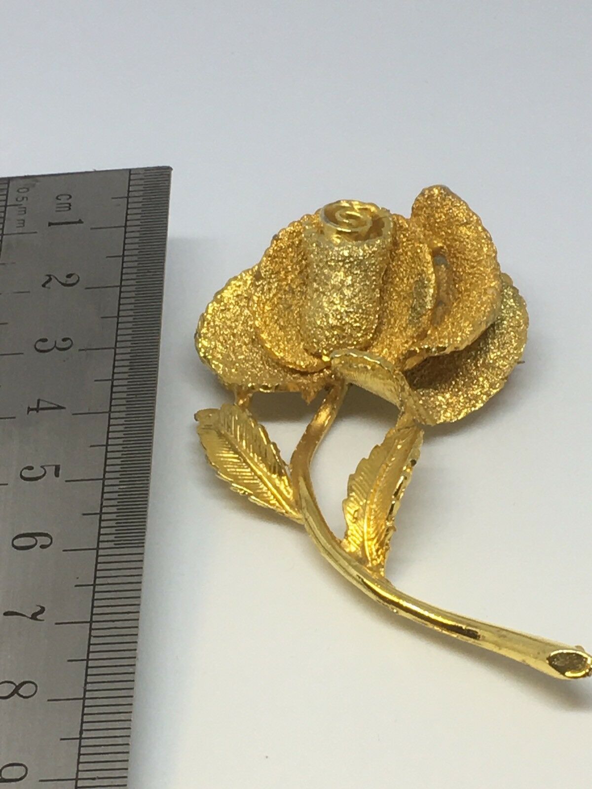 Vintage Brooch Signed Exquisite Gold Tone Detailed Rose Rare