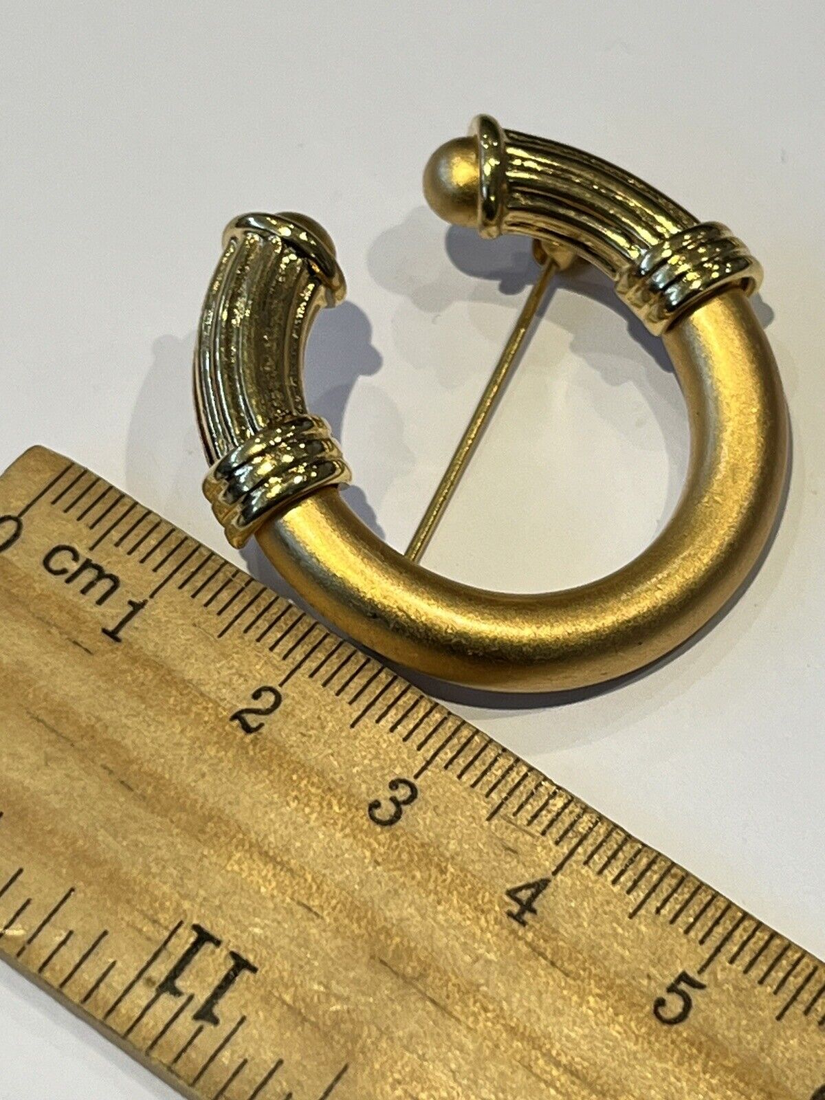 Vintage Gold Tone Stylish Monet Signed Brooch