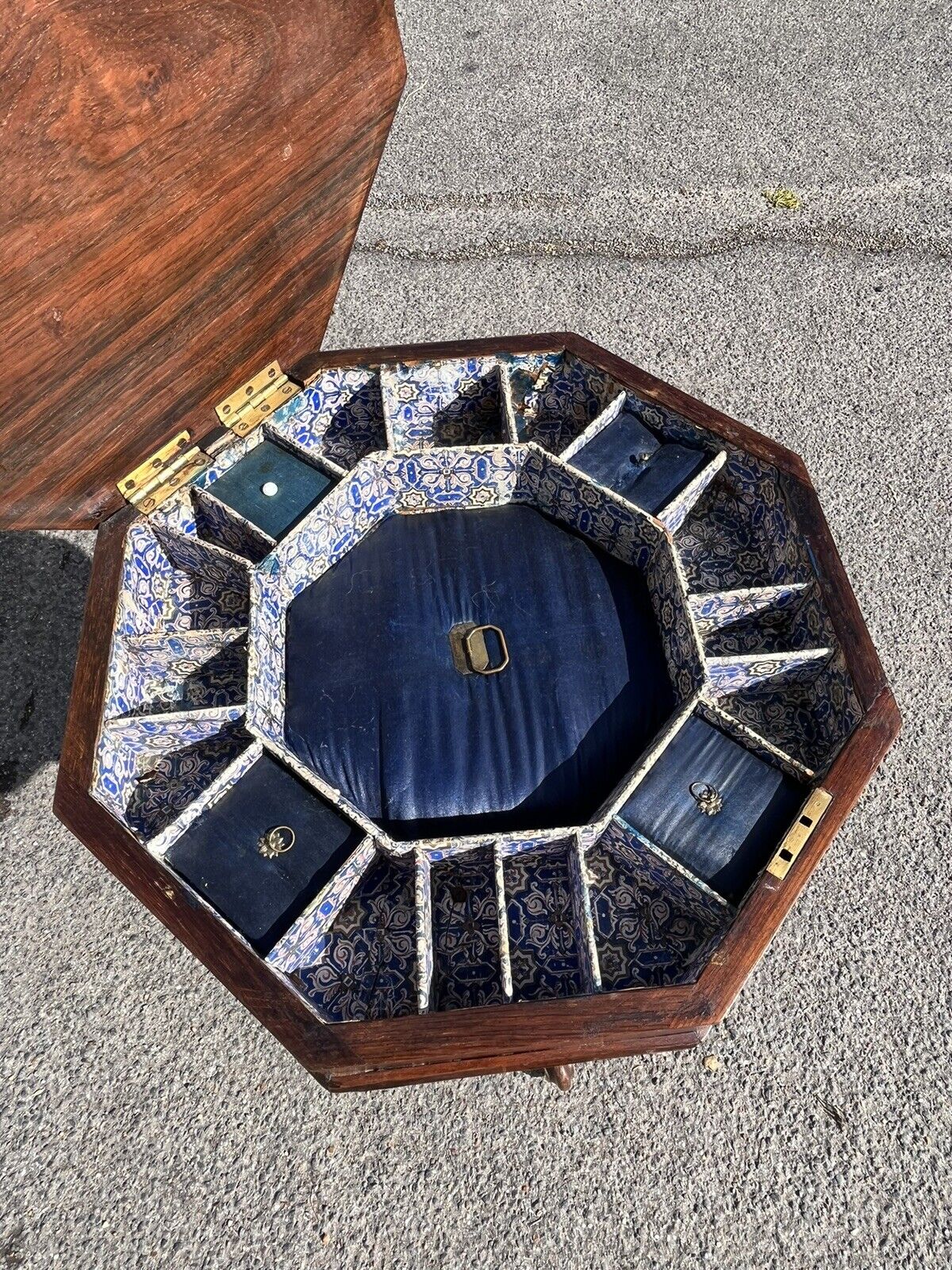 Victorian Rosewood Sewing Workbox With Fitted Interior.