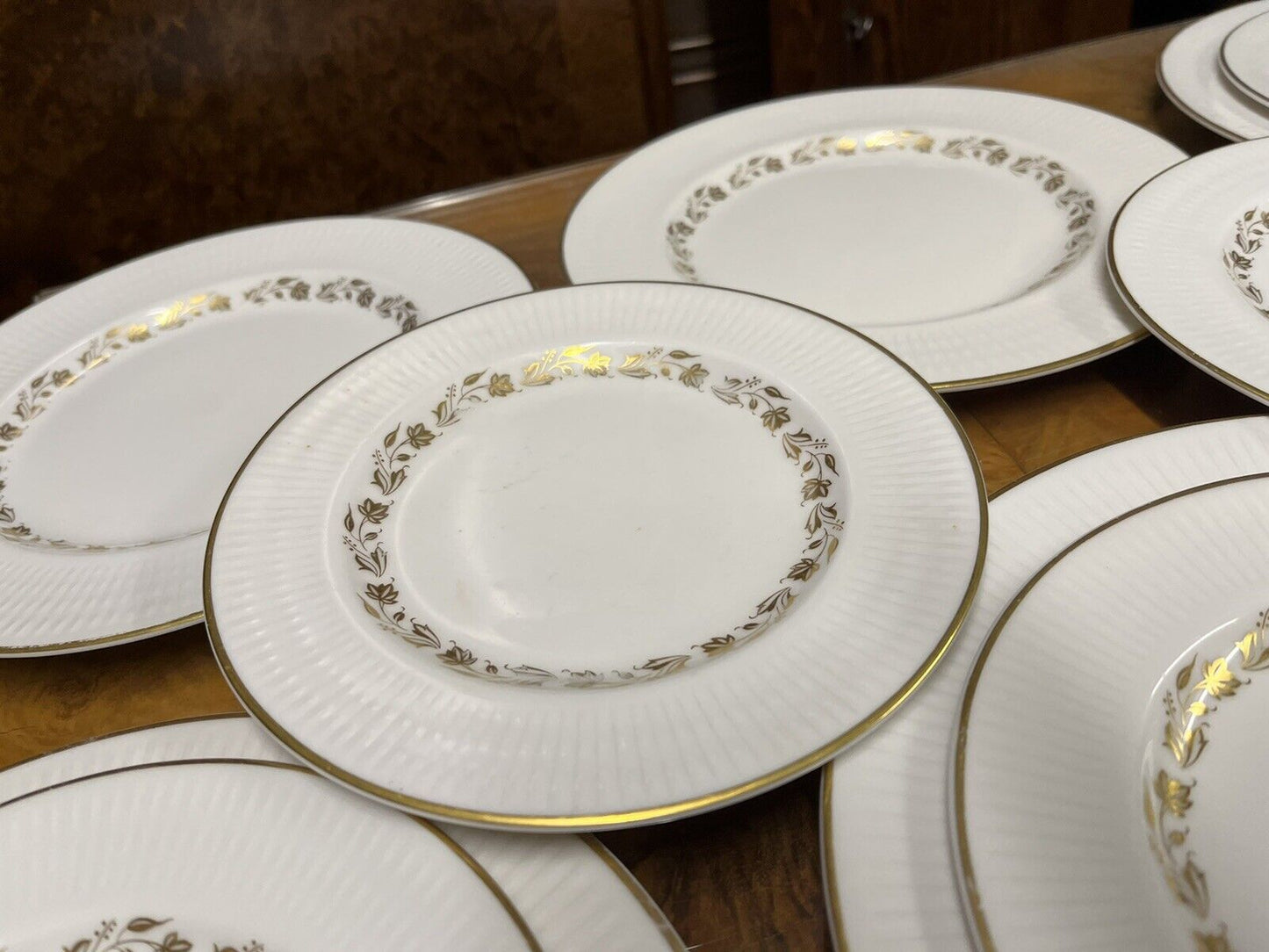 Royal Doulton Fairfax, 6 Dessert Plates & 6 Cake Plates. Post World wide