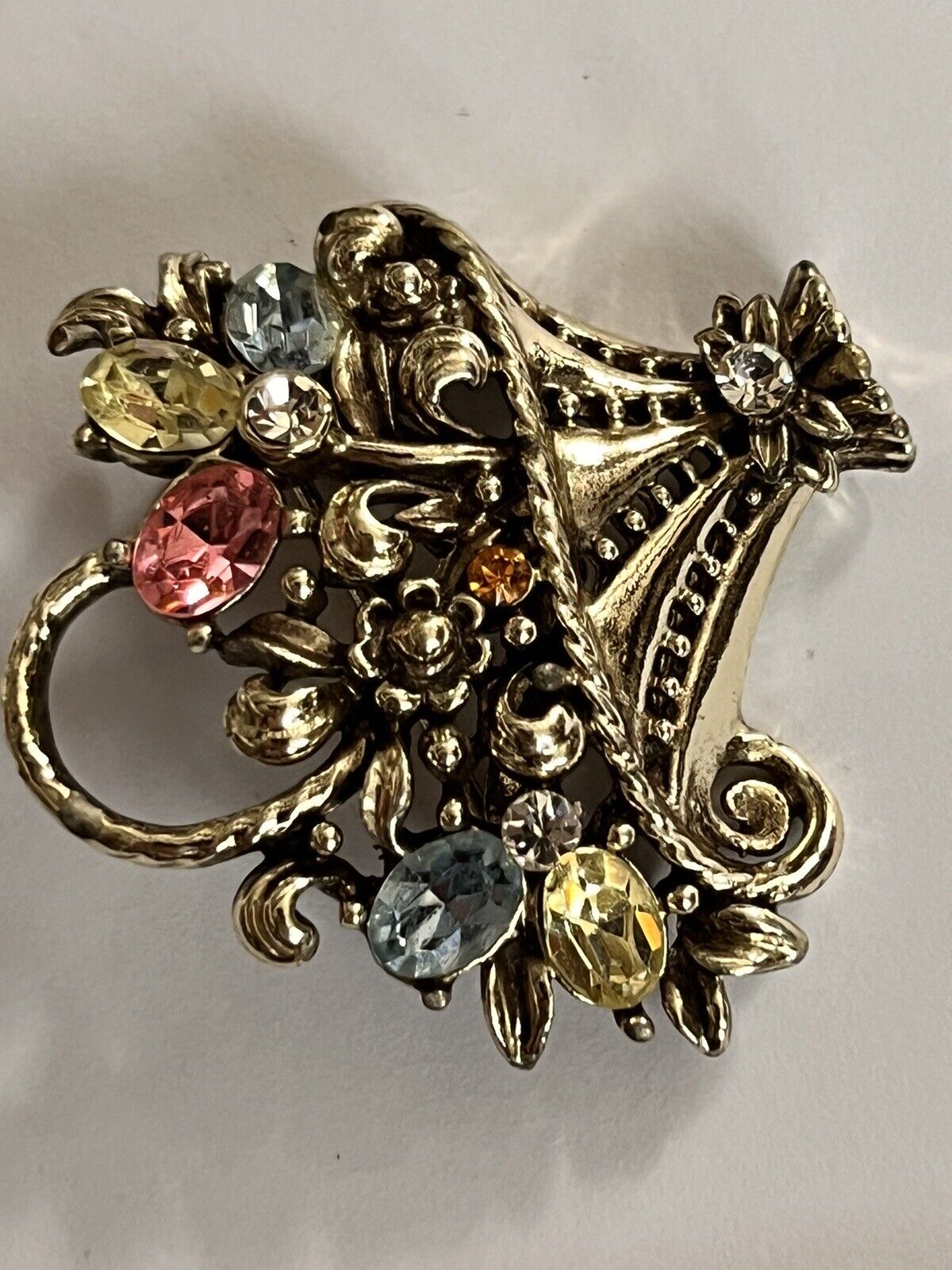 Vintage Flowers Basket Detailed Silver Tone Brooch