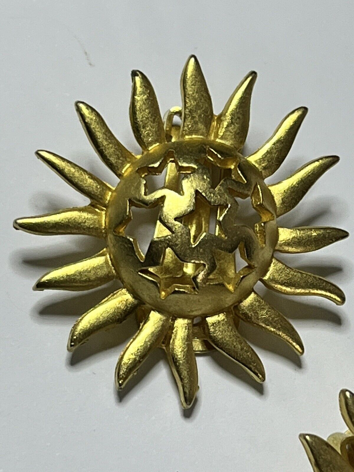 Vintage Gold Tone Sunburst Stars Clip On Earrings