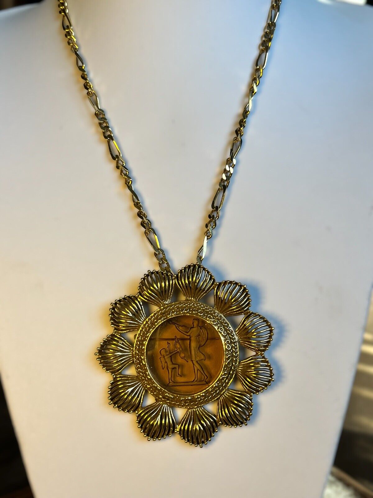 Vintage Gold Plated Etched Glass Pendant Brooch 18K Plated Chain