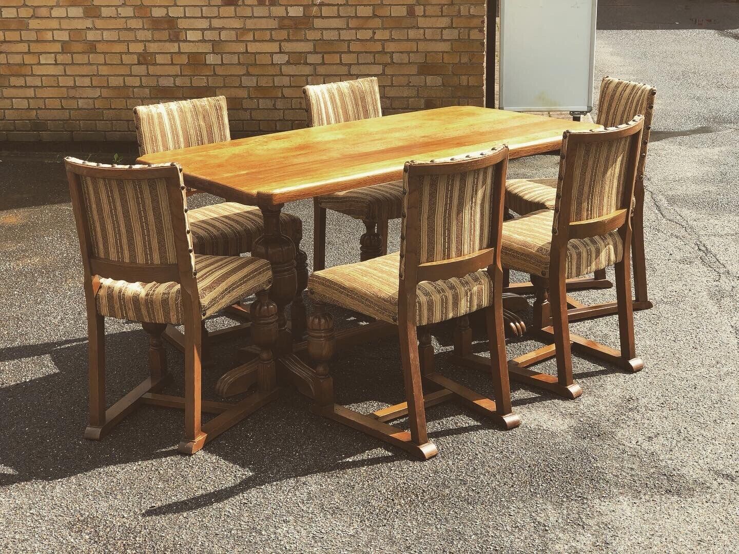 1930’s Oak Table & 6 Chairs