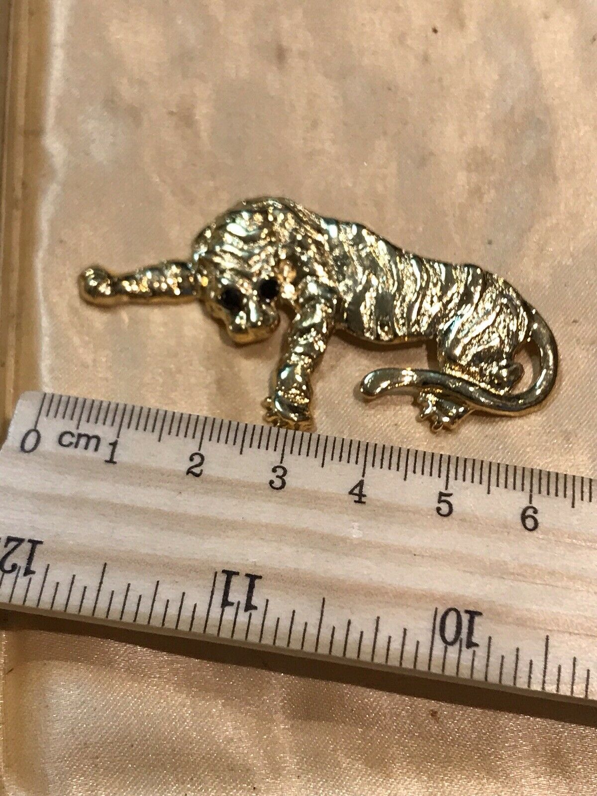 Vintage Tiger Brooch Gold Tone