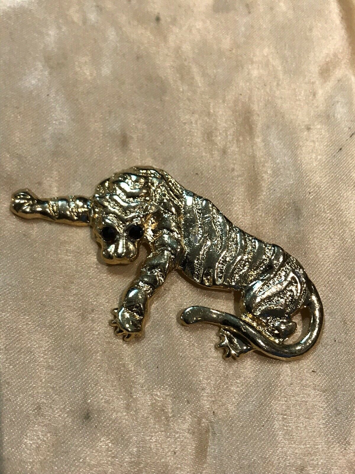 Vintage Tiger Brooch Gold Tone
