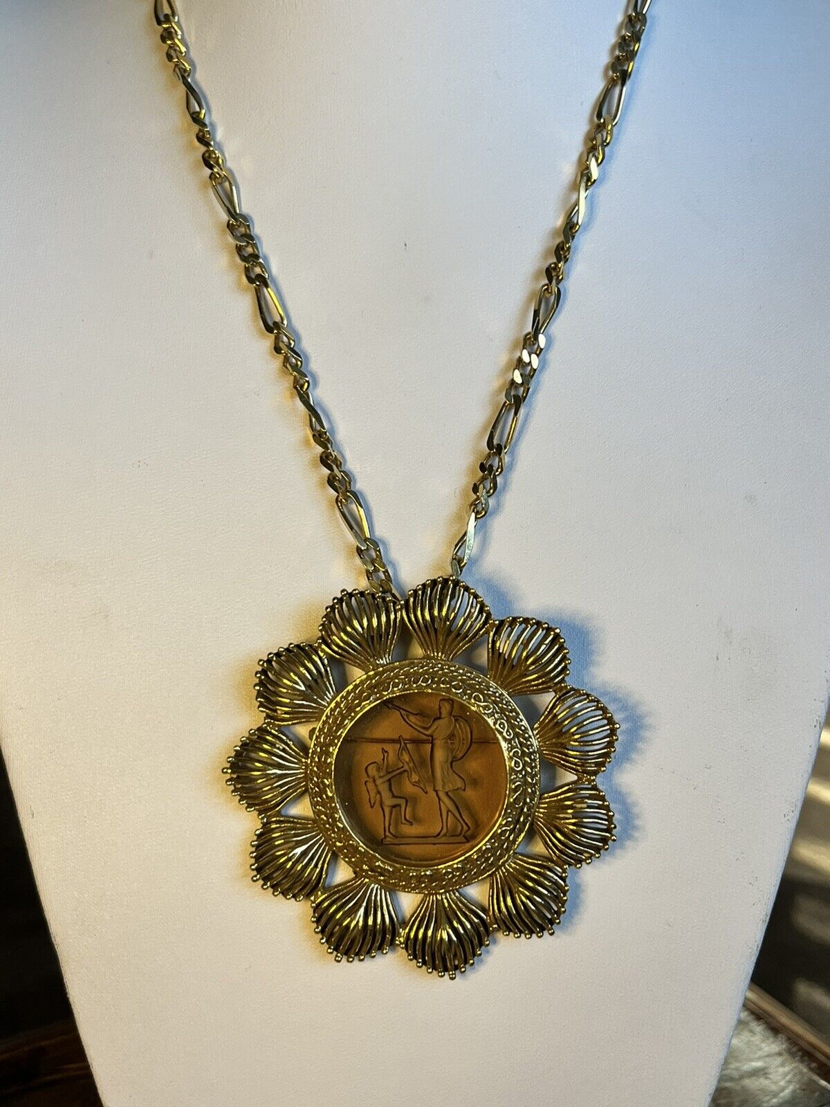 Vintage Gold Plated Etched Glass Pendant Brooch 18K Plated Chain