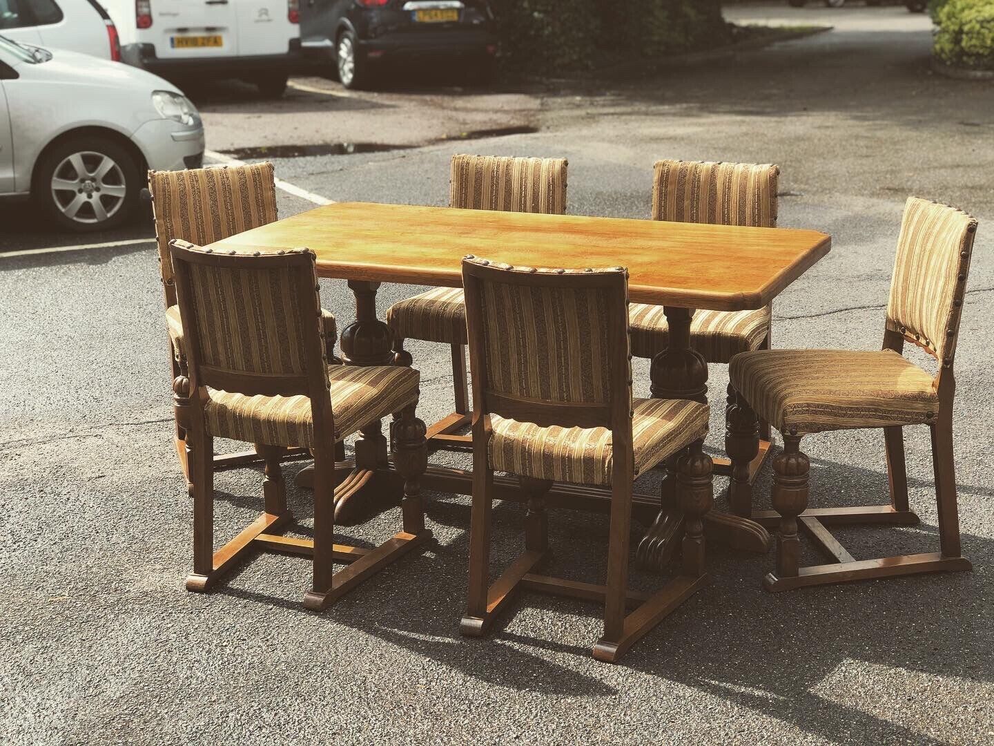 1930’s Oak Table & 6 Chairs