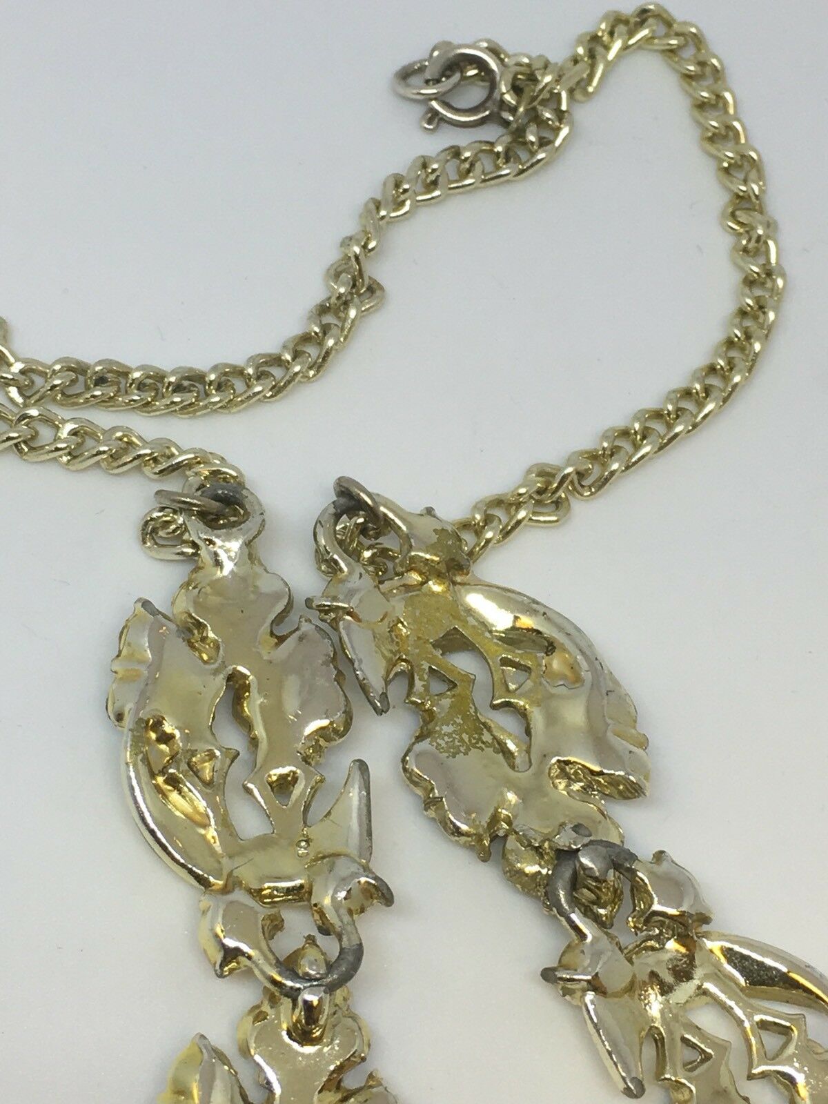 Stylish 1960s Blue Aurora Borealis And Faux Pearls On Gold Tone Metal Necklace