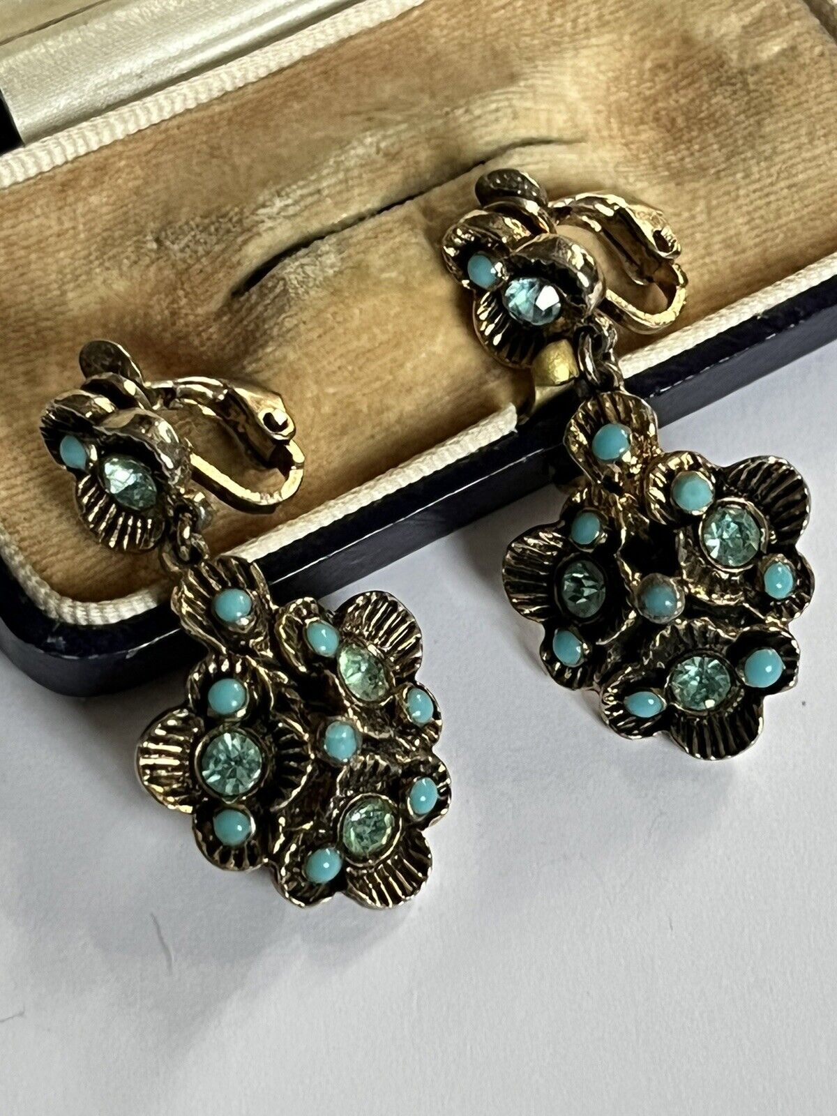Vintage Jewelcraft Turquoise Stone Drop Clip On Earrings