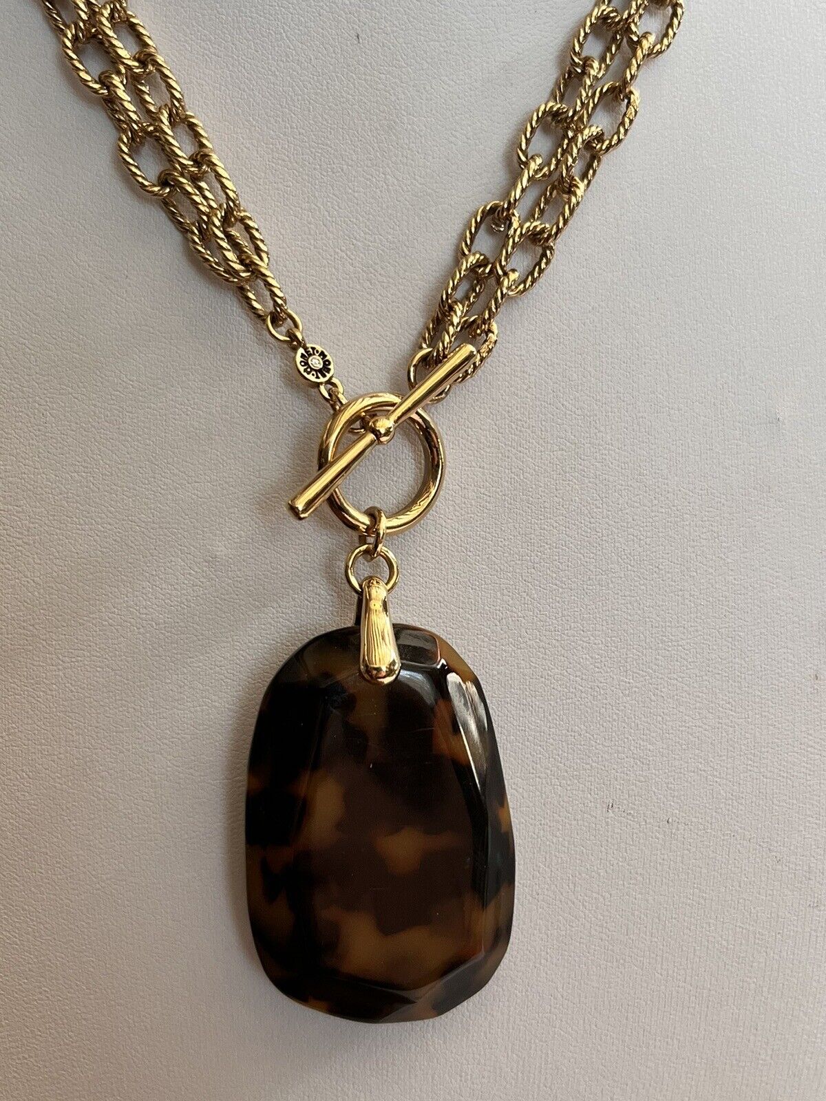Vintage Monet Gold Tone Pendant Necklace