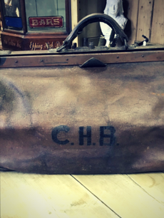 Antique & Vintage Clothing & Accessories