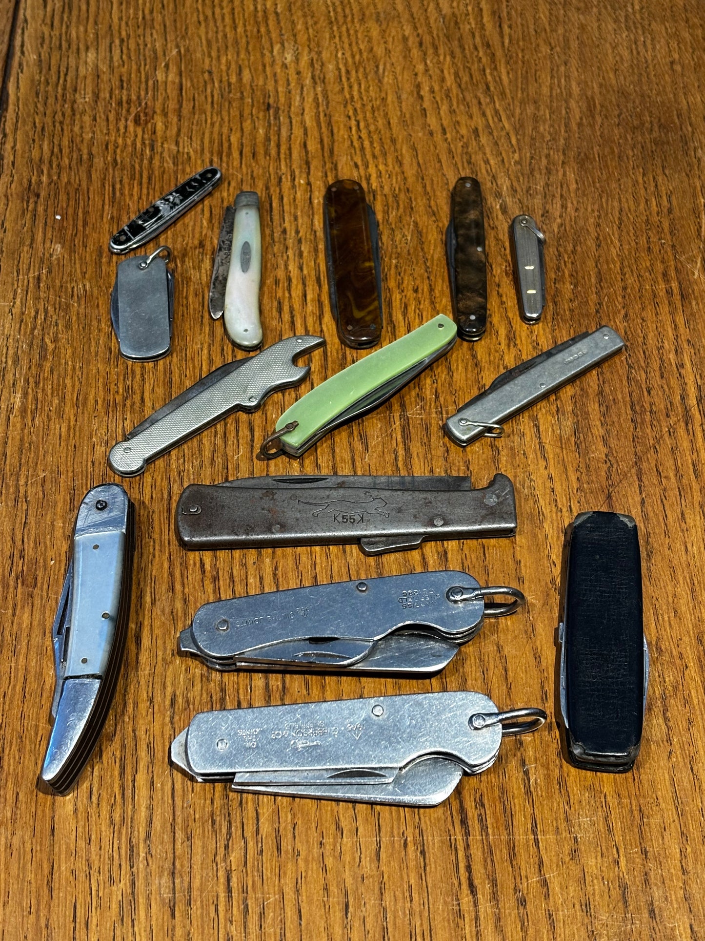 Army issue & other collectible pocket knives.