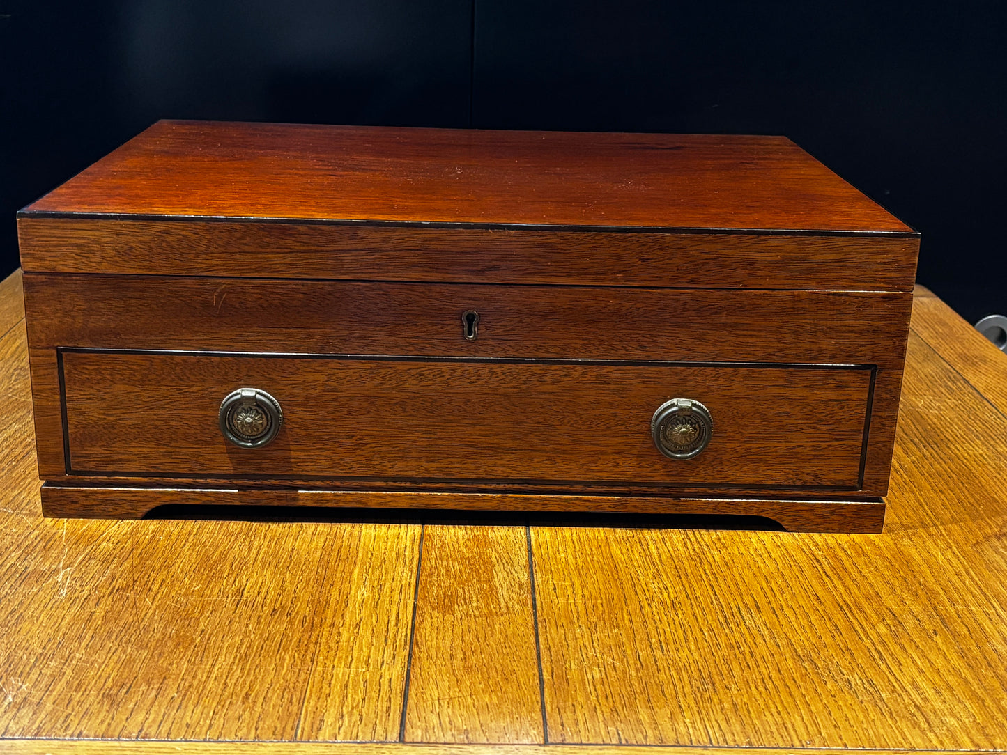 Silver Plate Mahogany Cased Cutlery 8 Setting.
