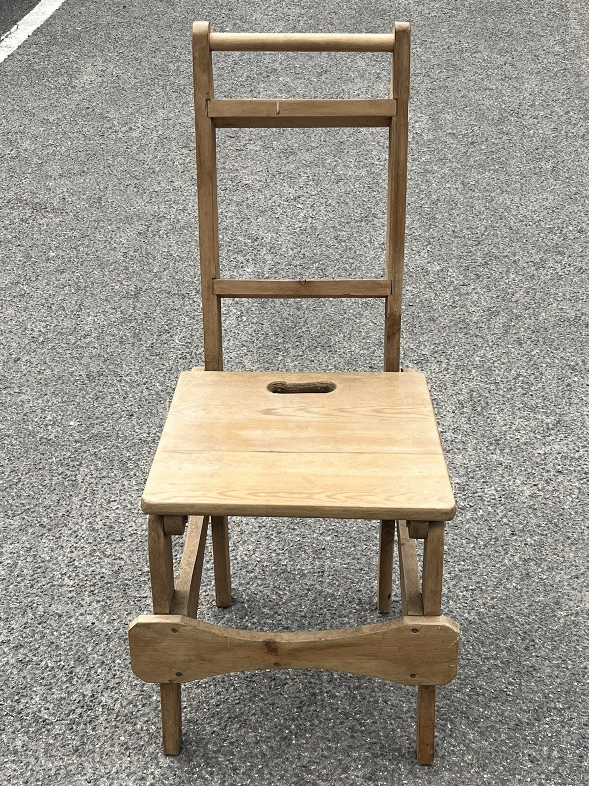 47658111
