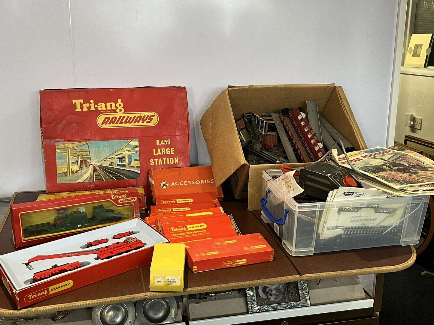 Tri-ang 00 Railway Rolling Stock, Station, Track And Track Accessories And More