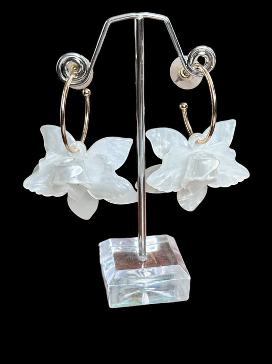 Vintage Gold Plated Hoop Acrylic Flower Earrings