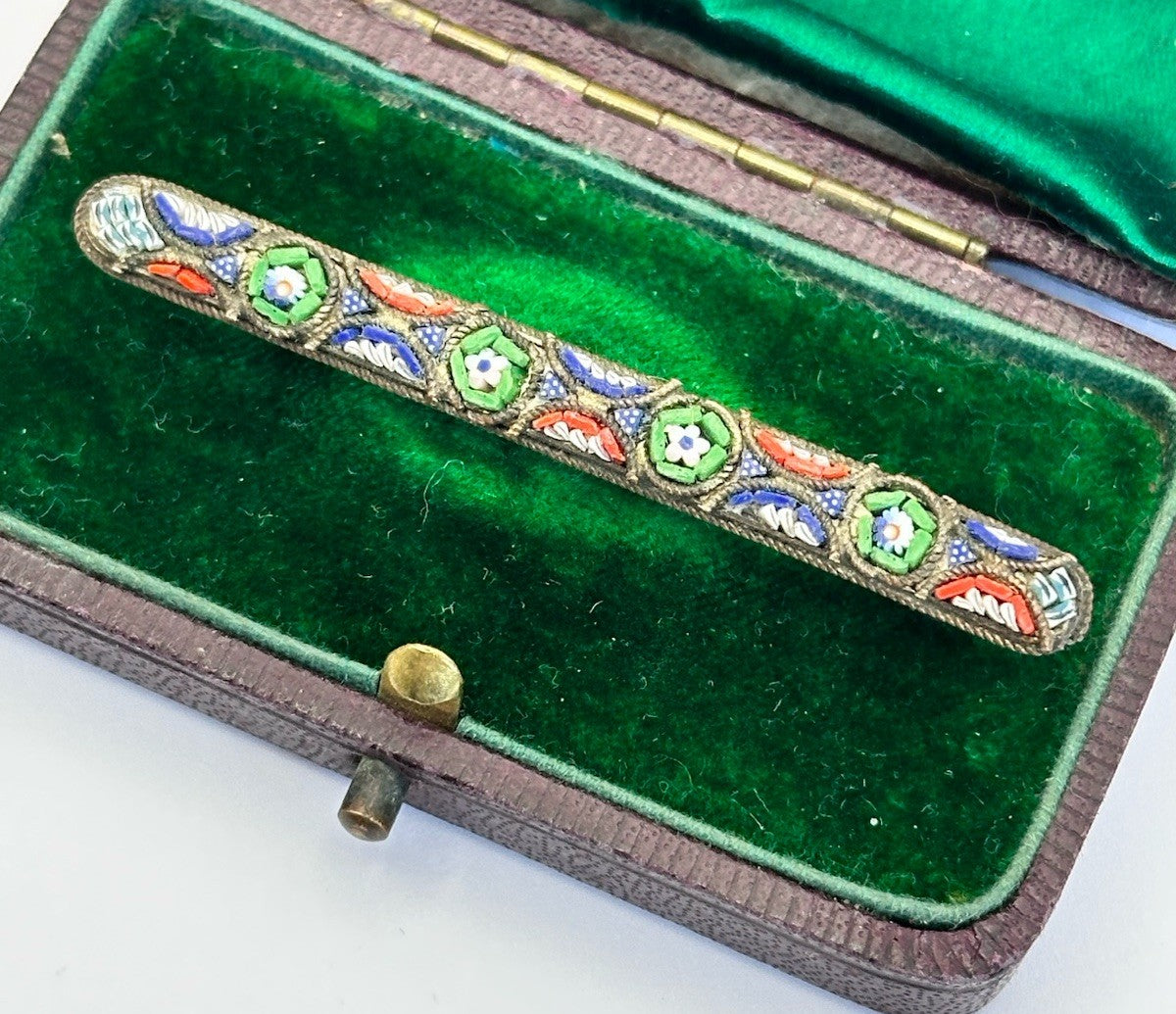 47657570