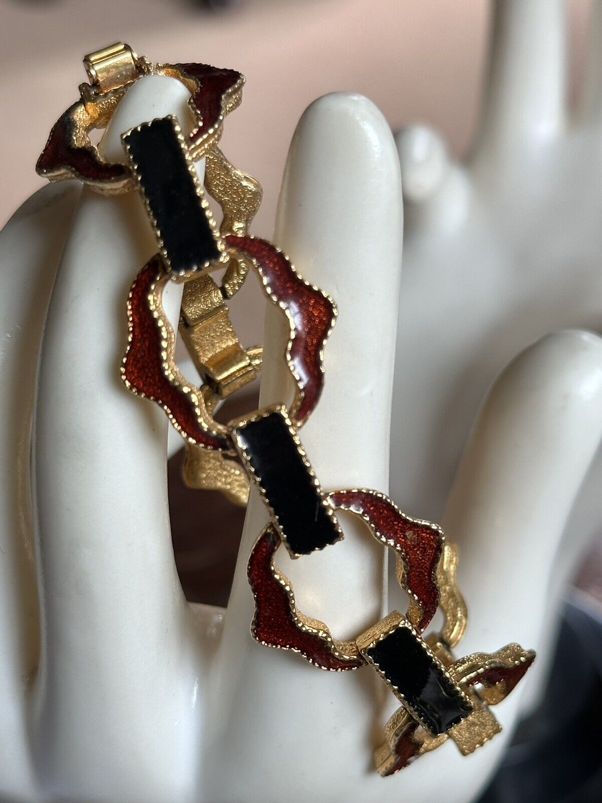 Vintage Gold Tone Red Black Enamel Detailed Bracelet